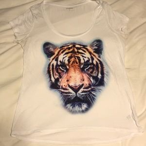 White T-shirt with tiger on front